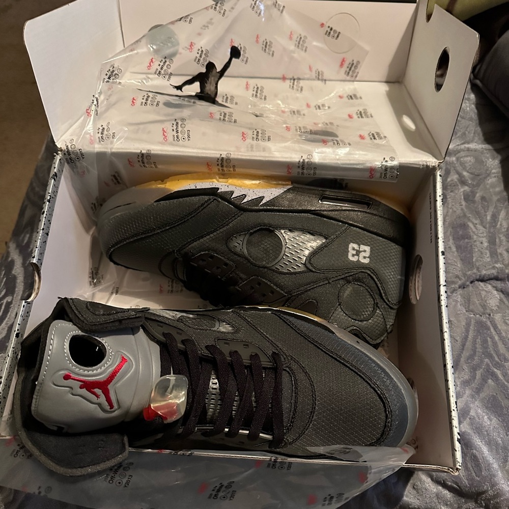 Selling my Brand new Off-White Jordan 5 original box size 10.5